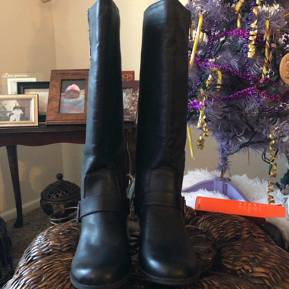 Ladies size 6.5 black boots Naturalizer brand